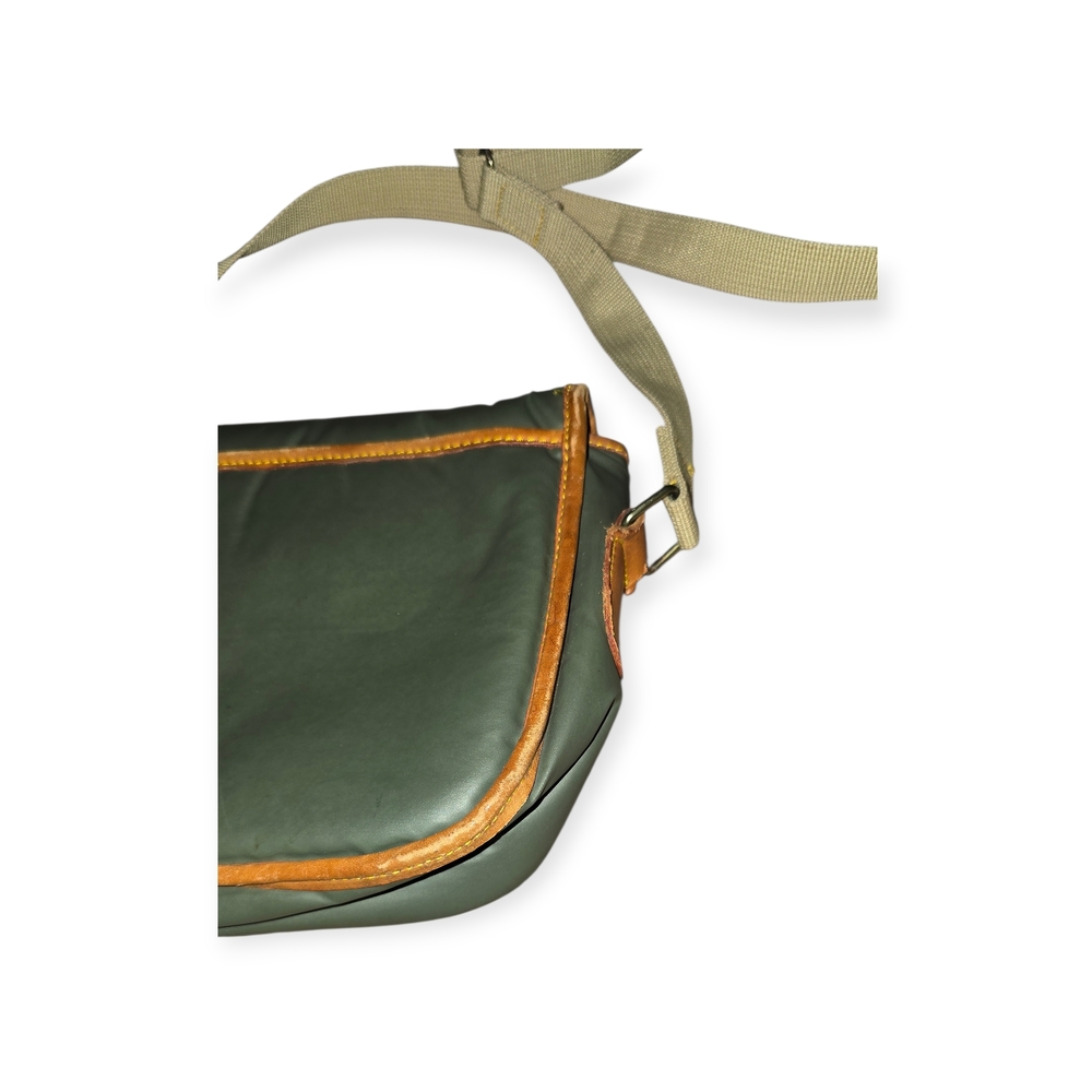 Vintage Hunting World Olive and Tan Crossbody Bag - Picture 6 of 9